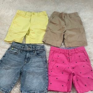 Kids shorts Gap and osh kosh size: one 5T and 3 size 6